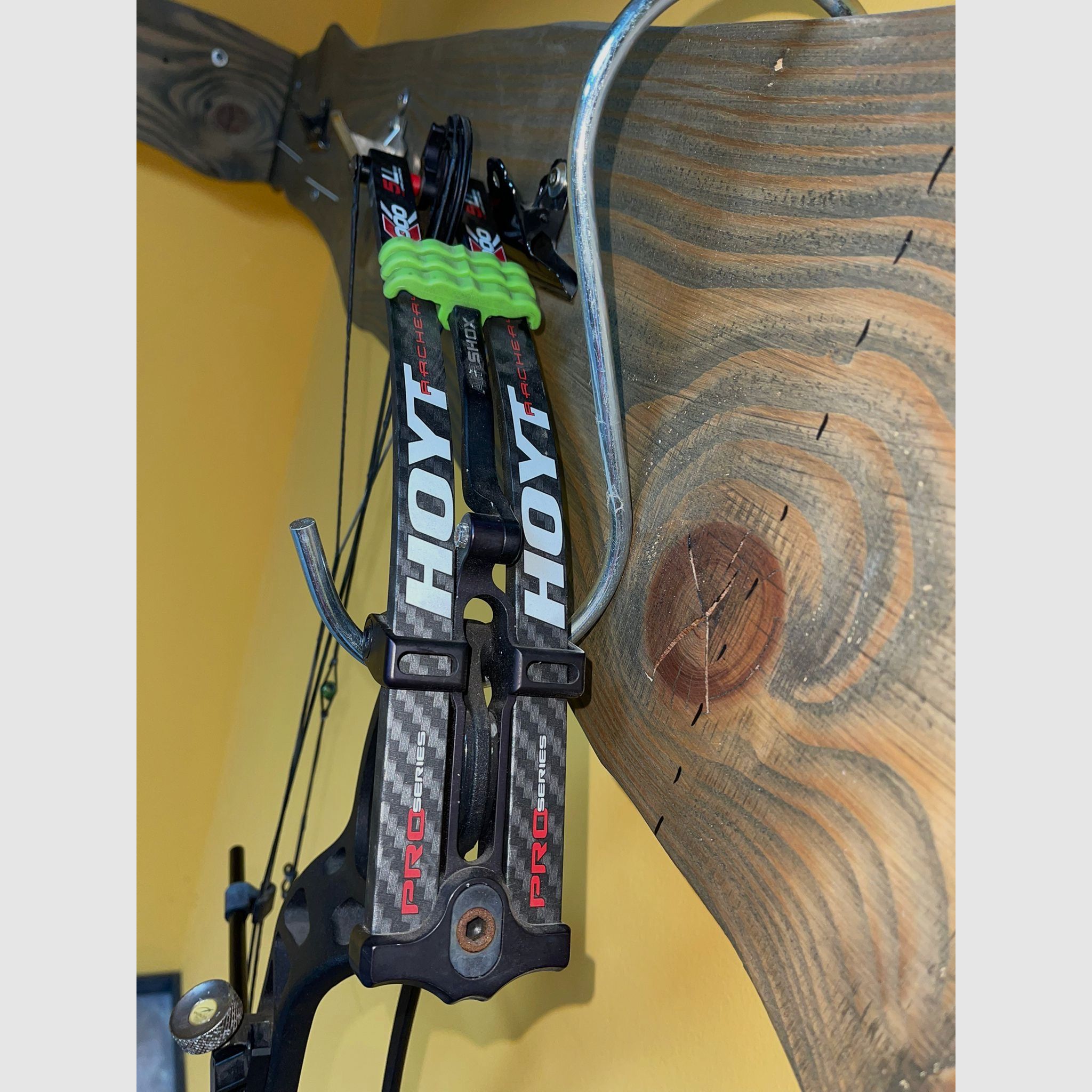 High and tournament, compound bow from Hoyt, very good condition