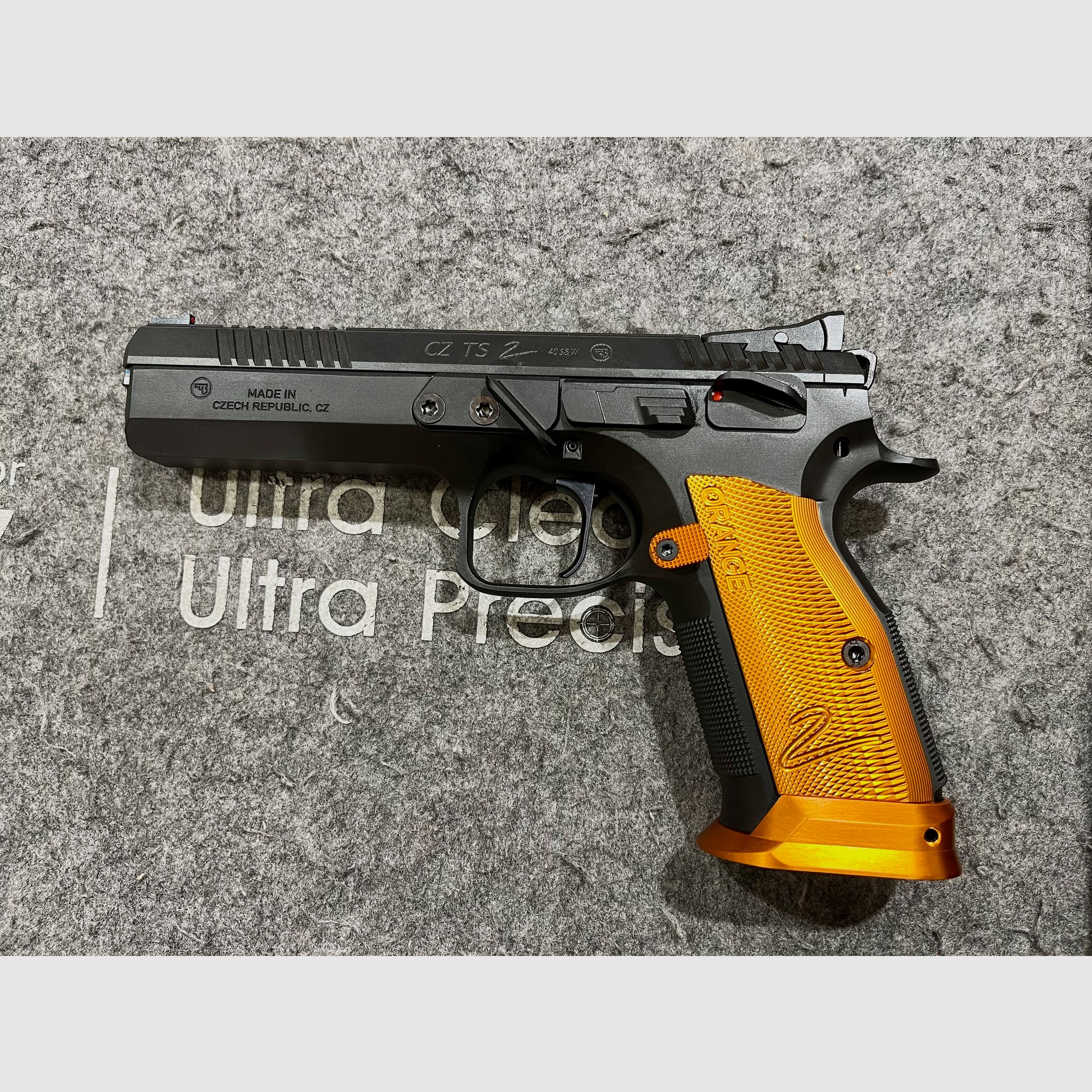 Complete package CZ TS 2 Orange 40 S&W
