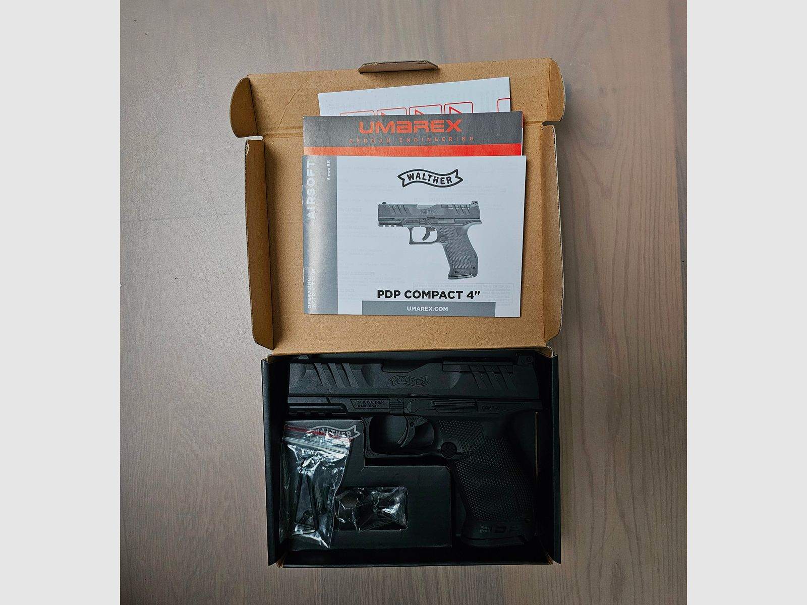 Neuw. Umarex Walther PDP Compact 4" Softair-Co2-Pistole Schwarz 6 mm + RDS 8 Point Sight
