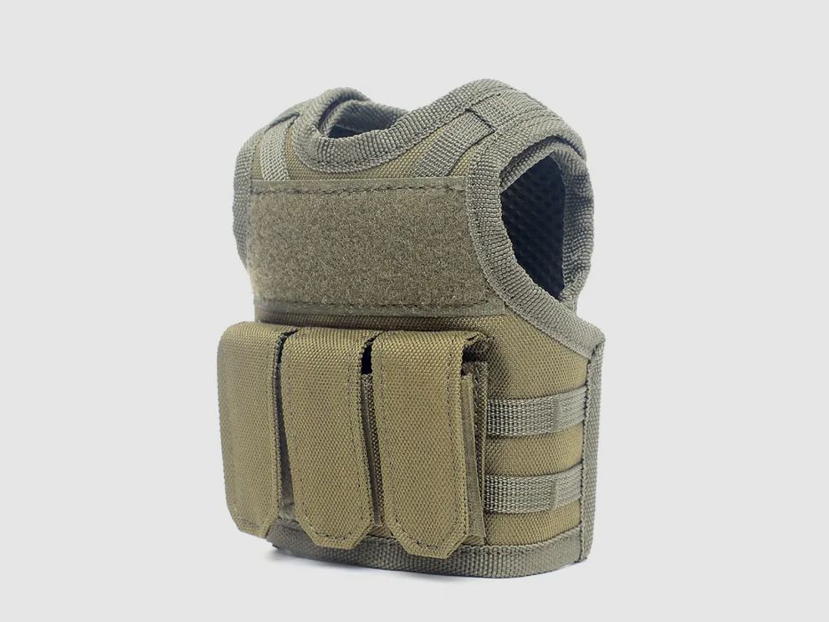 Mini Tactical Schutzweste mit Fronttaschen für Bierflasche / Weinflasche / Thermosflasche - Oliv