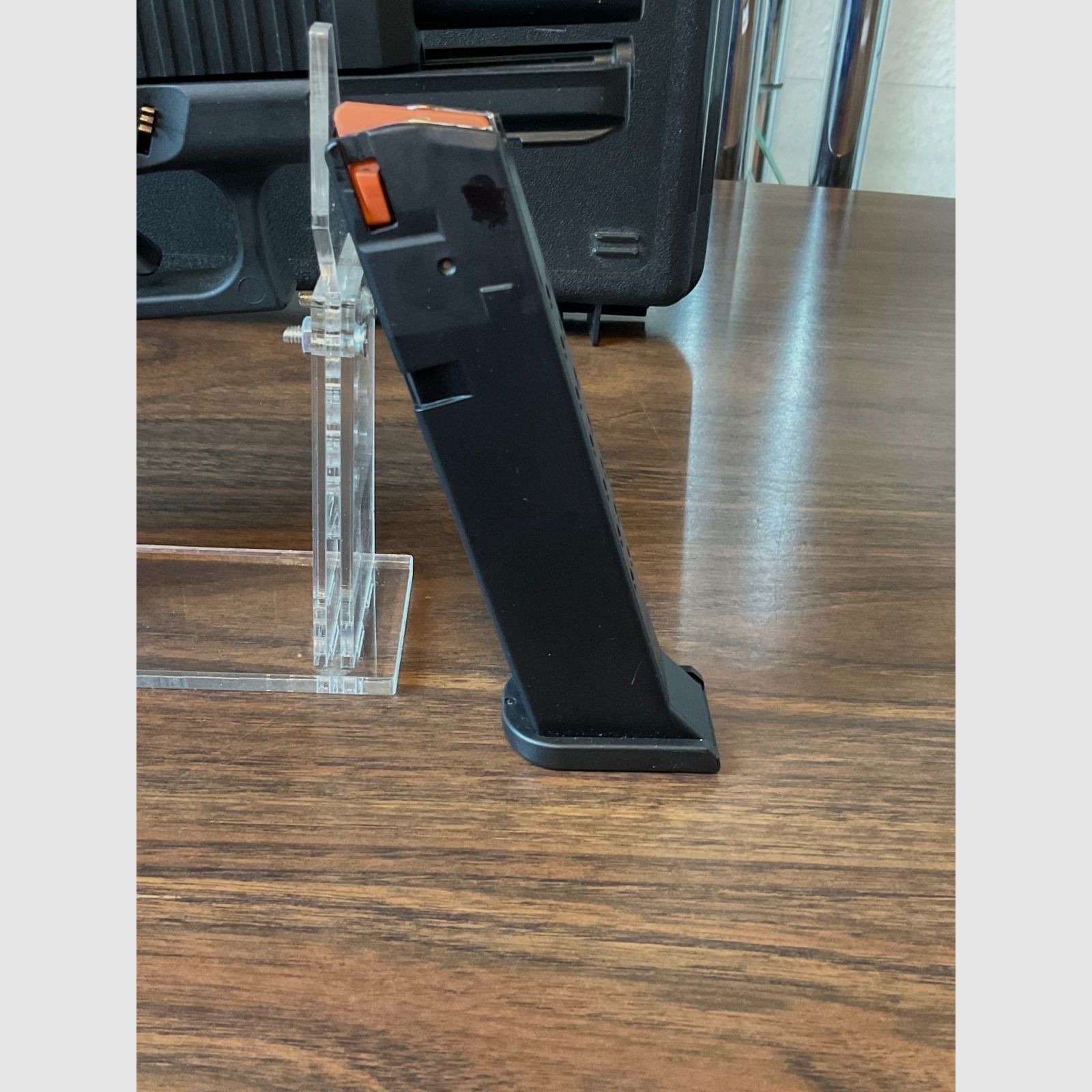 Glock 17 Gen5 blank firing pistol 9mm P.A.K. – Like new in full set