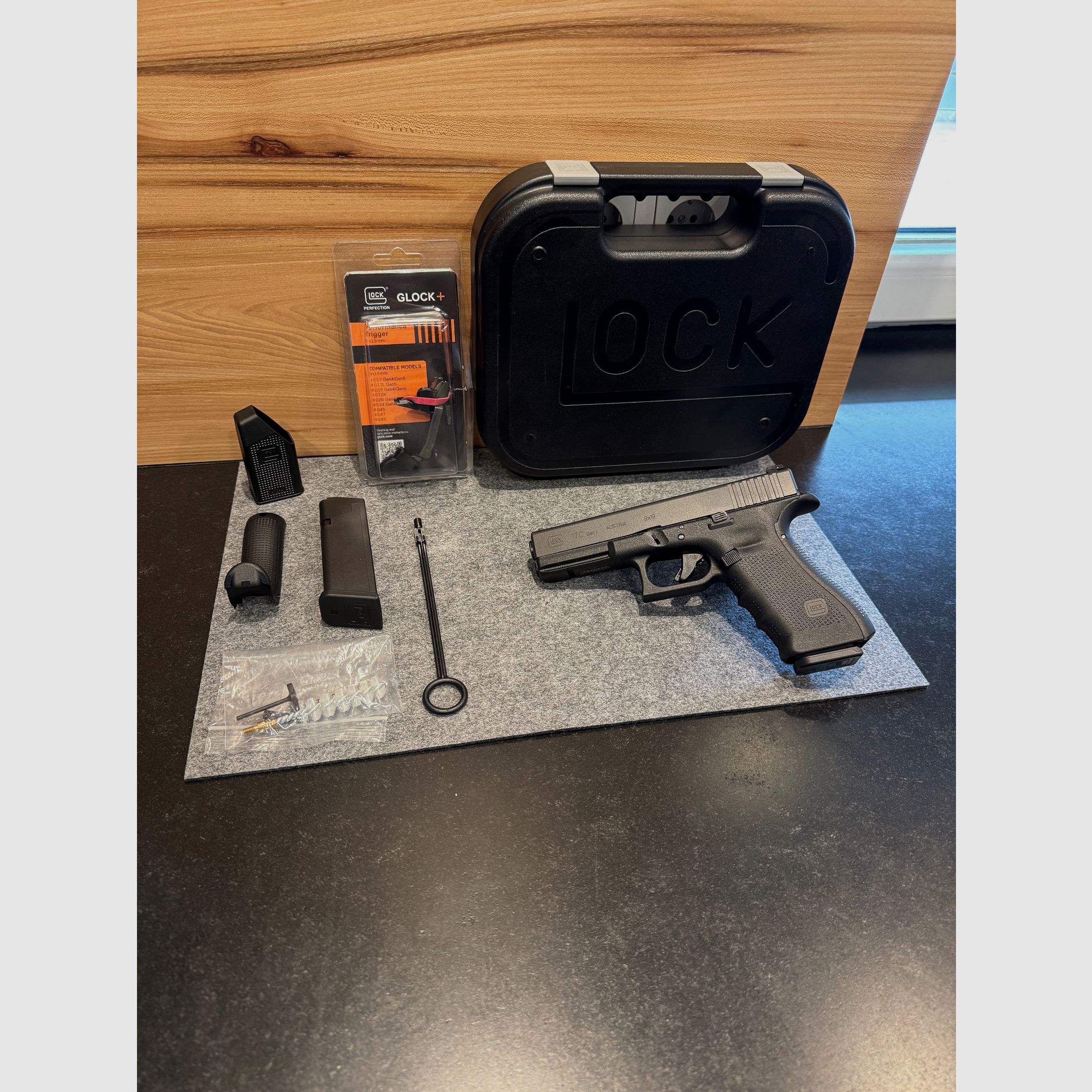 Glock 17 C Gen4 incl Original Performance Trigger like new