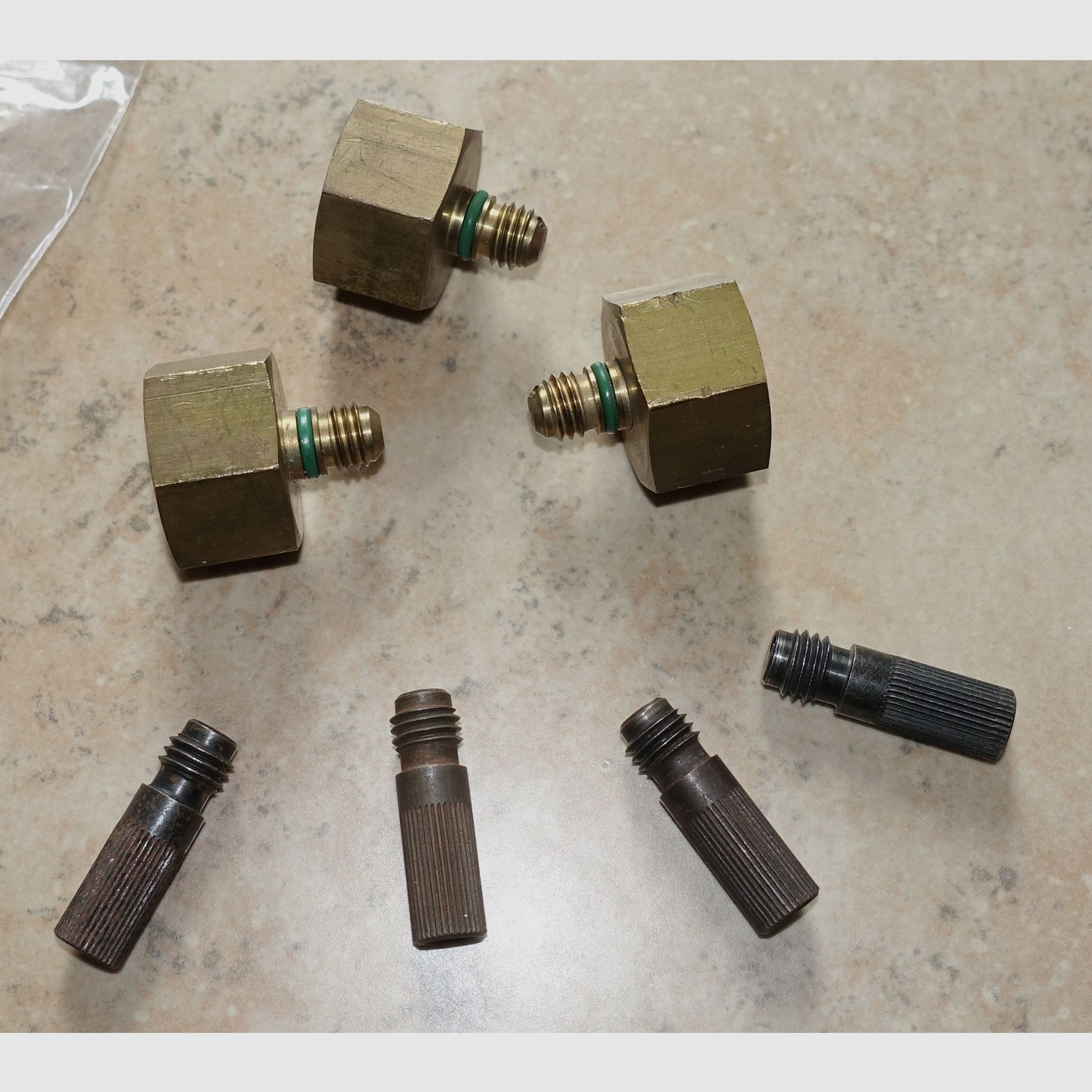 Steyr patronen 14 stuks + vuladapter, Steyr CO2 aansluiting, veer en ontluchtingsschroef