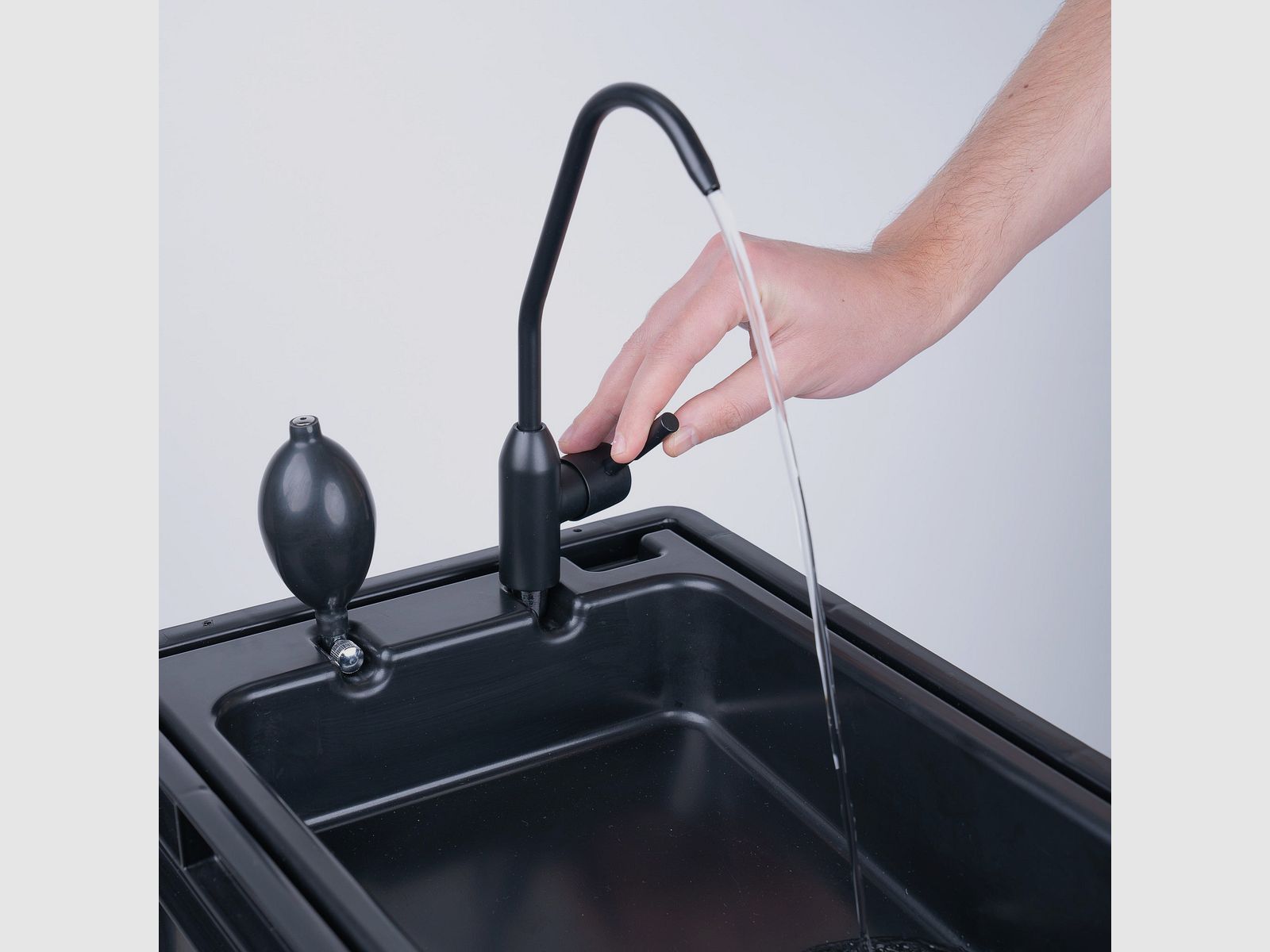 BOXIO WASH PLUS | Mobile sink with camping shower