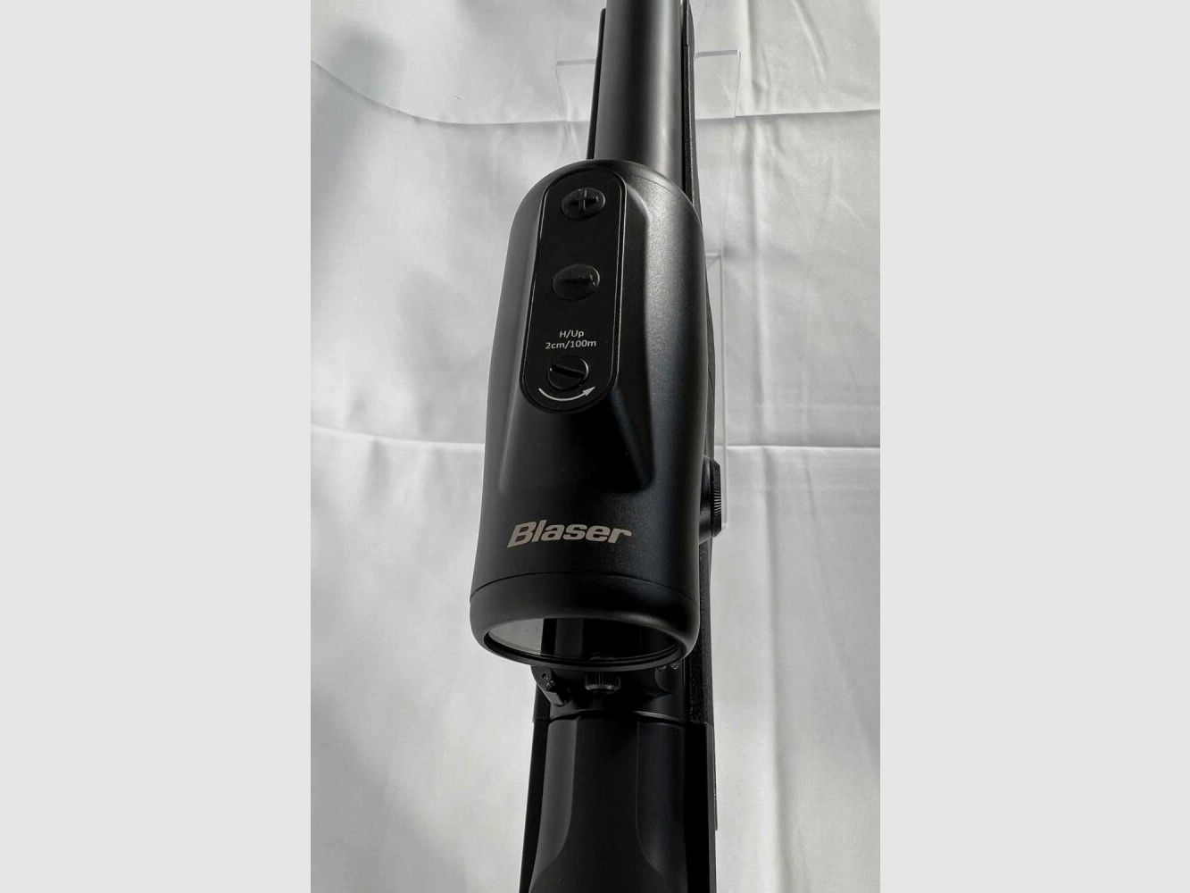 BLASER BLASER R8 Ultimate Silence LL 42 cm 8x57IS + Blaser RD20 Rotpunktvisier