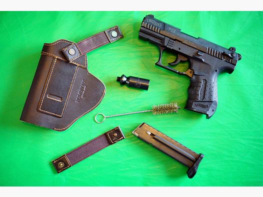 Walther P22 pistolet alarmowy 9mm P.A.K. (PTB 778) czarny z skórzanym kaburą