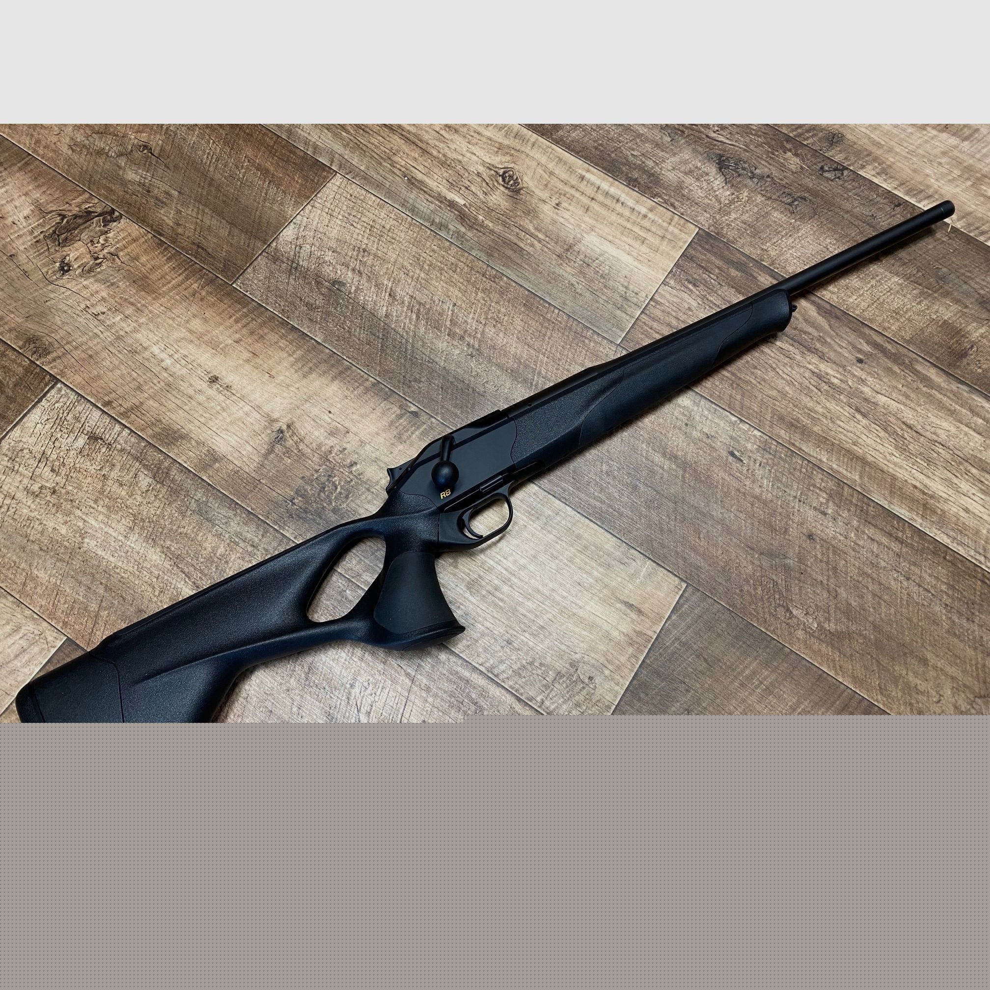 Blaser R8 Ultimate color especial NEGRO  8x57IS  LL 52 cm M15x1   Disponible inmediatamente