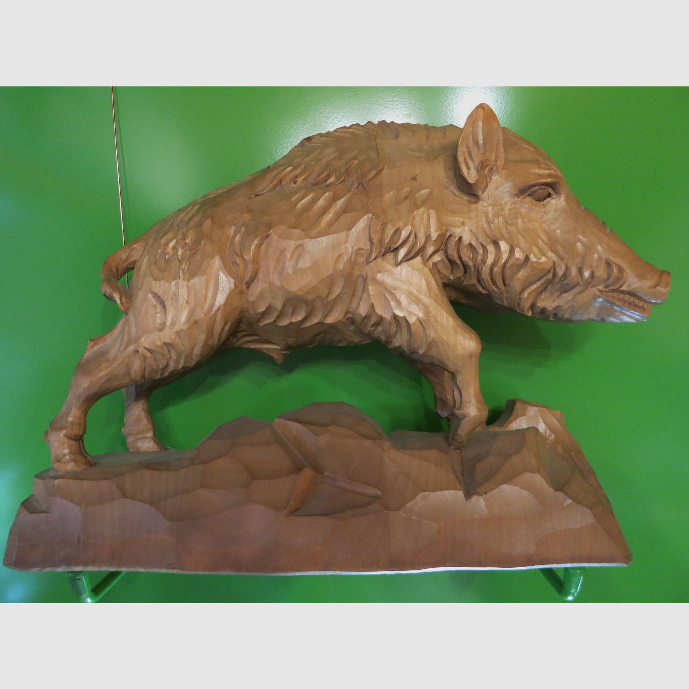 Holzschnitzerei "Wildschwein" Keiler 30 x 23 cm, handgeschnitzte Holzfigur -