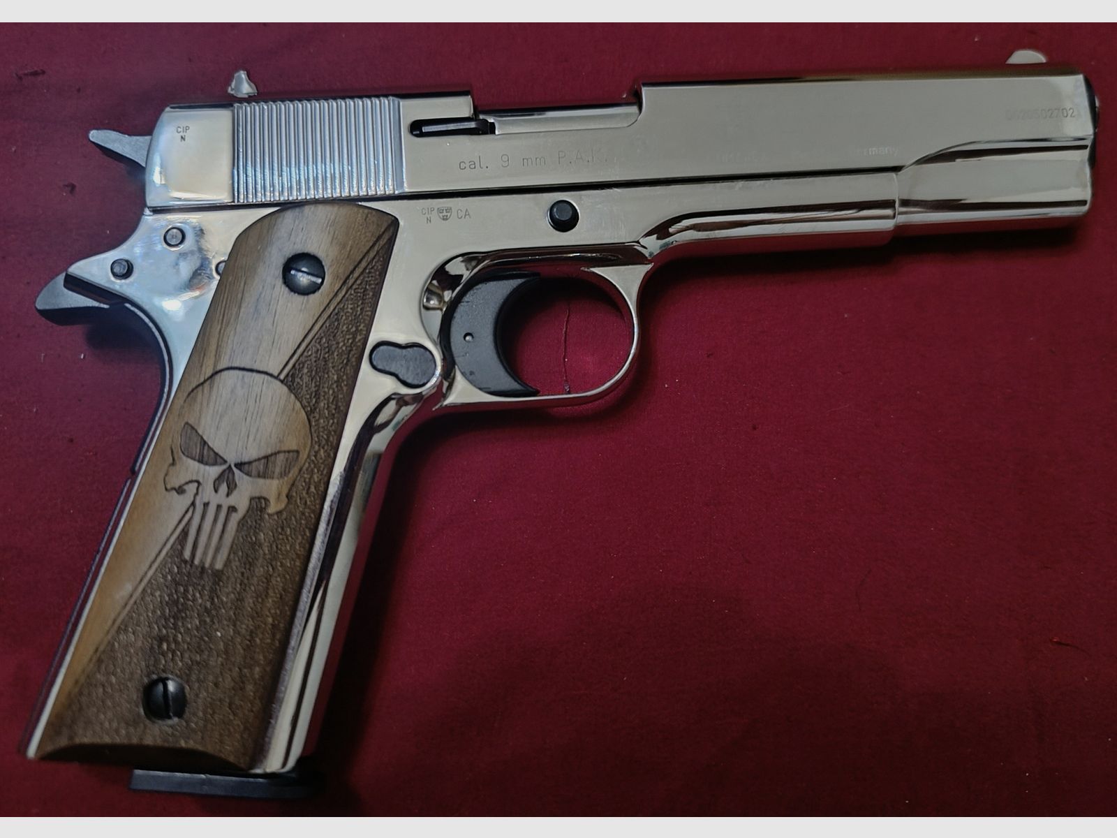 Colt 1911 A1 Chrom/Punisher Umarex