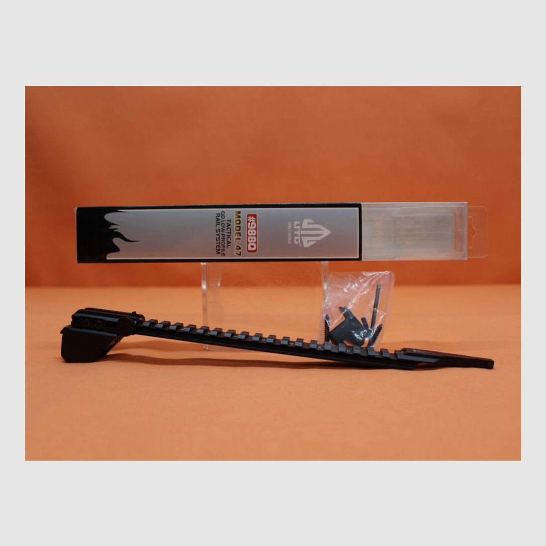 UTG - Leapers Kalashnikov AKM: Montaż górny UTG (MNT-988Q) Taktyczny system szynowy Picatinny QD o niskim profilu AK47