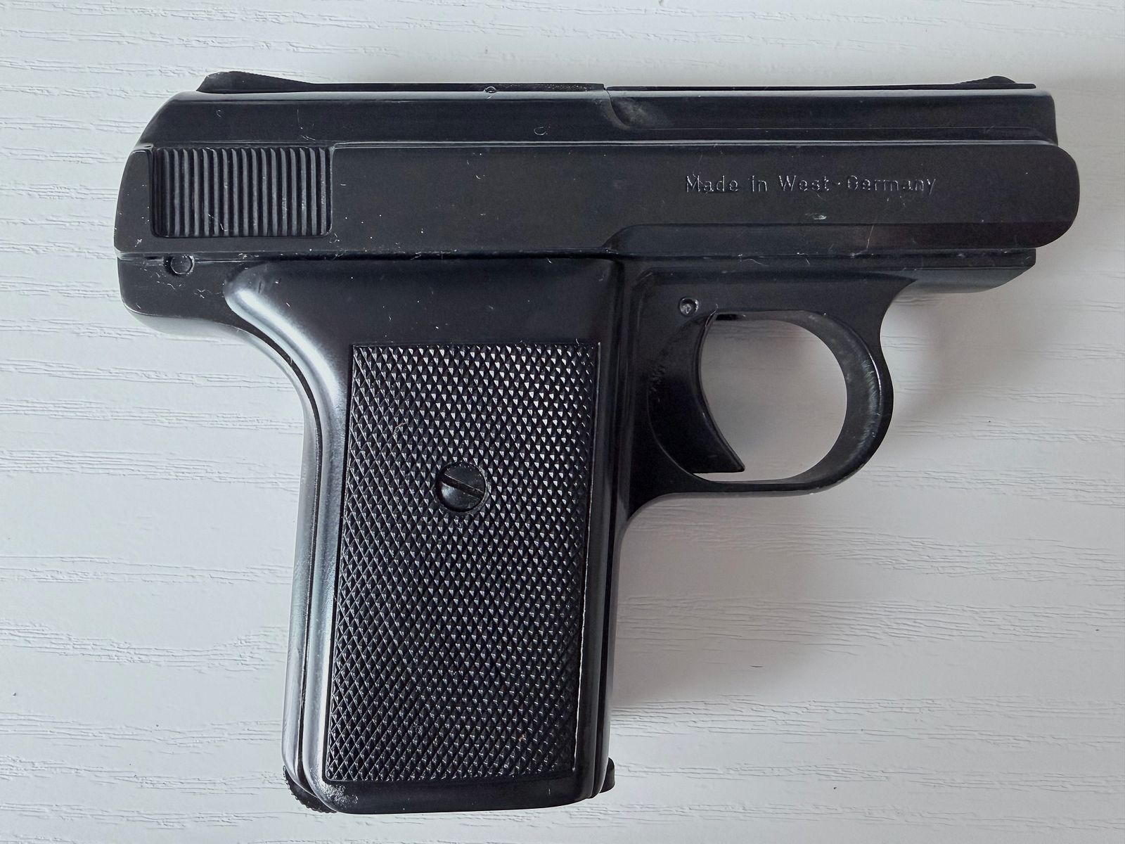 Reck P 6 S 8mm Knall- und Gaspistole mit Abschussbecher in OVP Sammlerstück