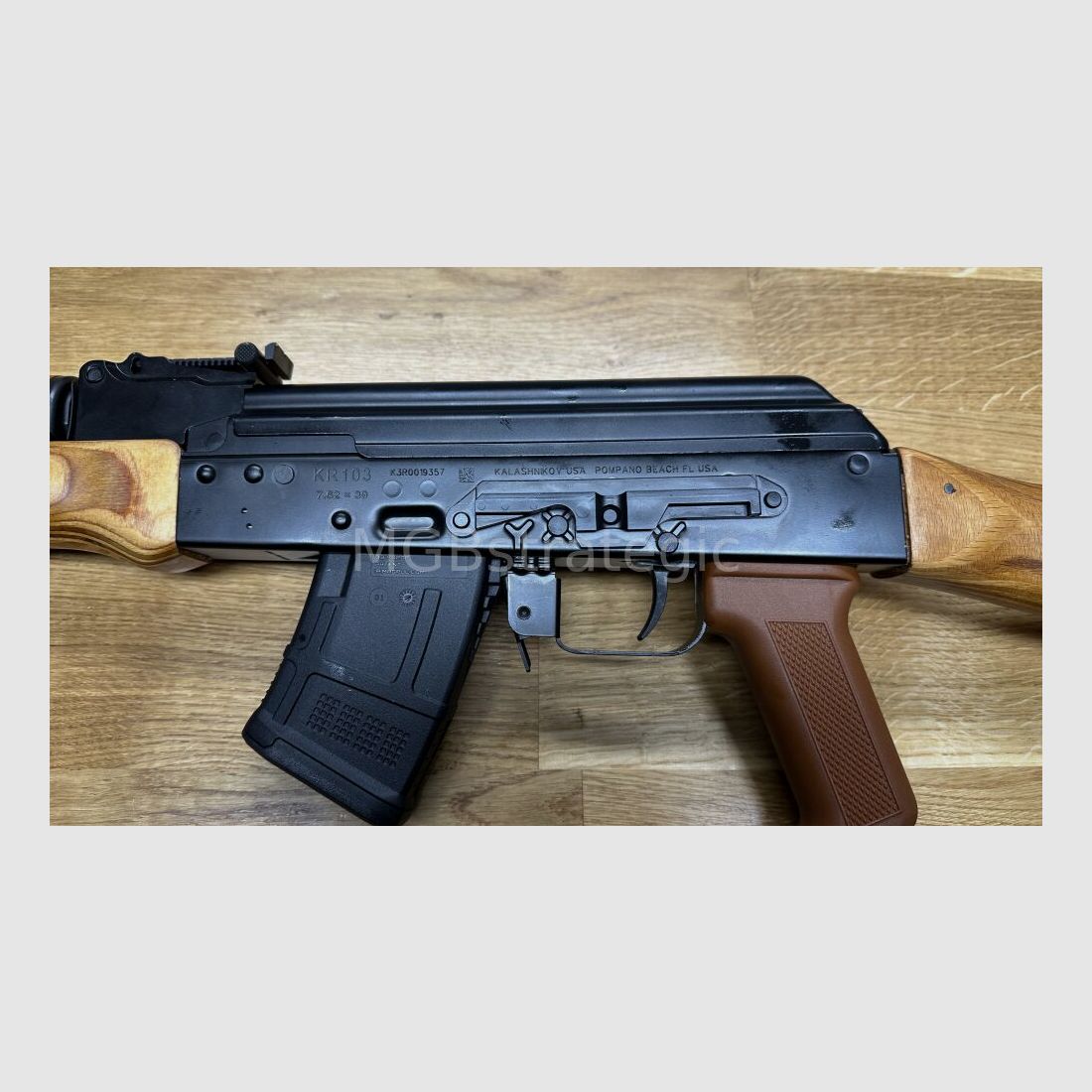 Kalashnikov USA KR103 con culata fija 7,62x39 - Sistema de madera contrachapada AK47 AKM AK74 versión civil AK103