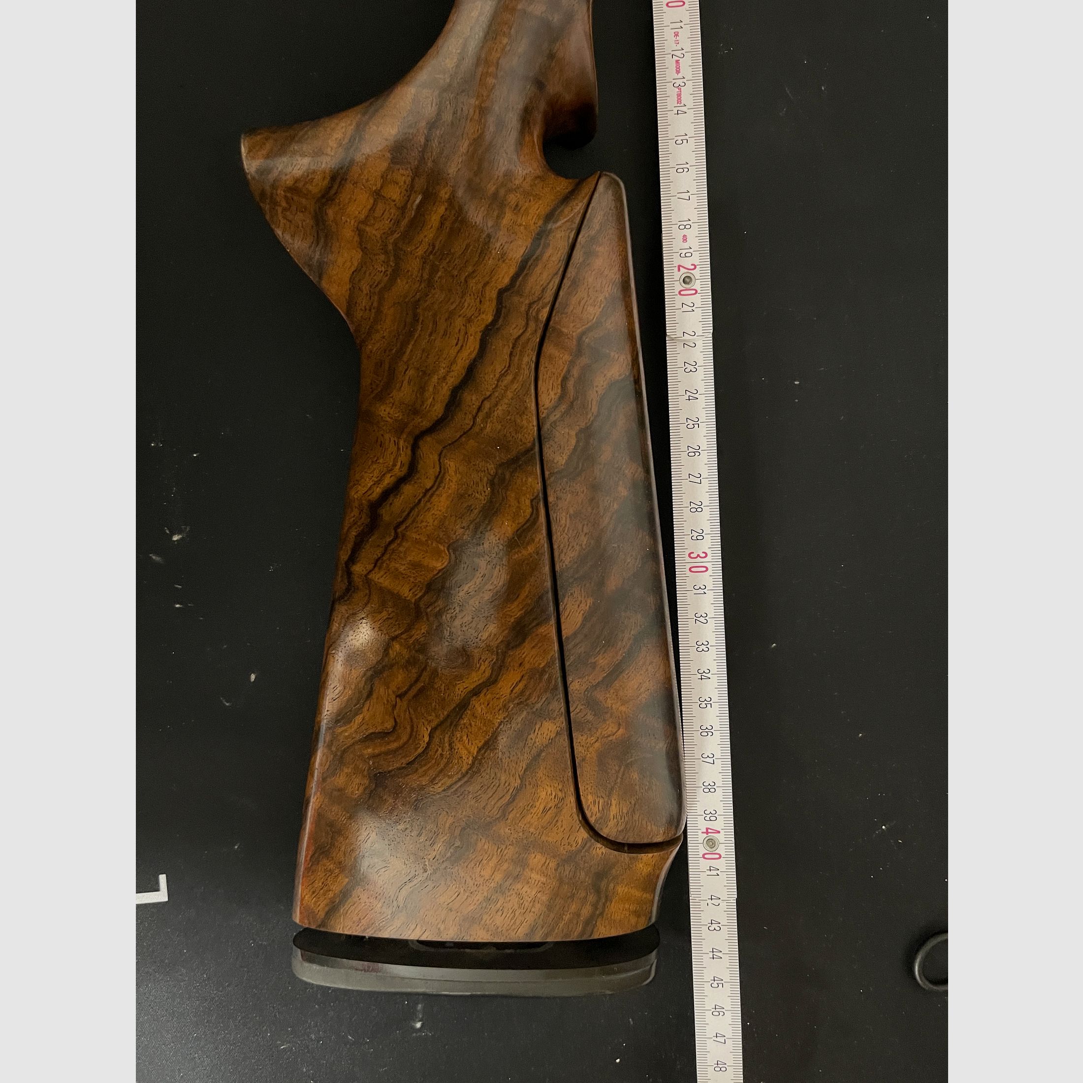 Beretta 682 Gold – Zestaw kolb (kolba tylna + kolba przednia, regulowana, orzech, praworęczna)