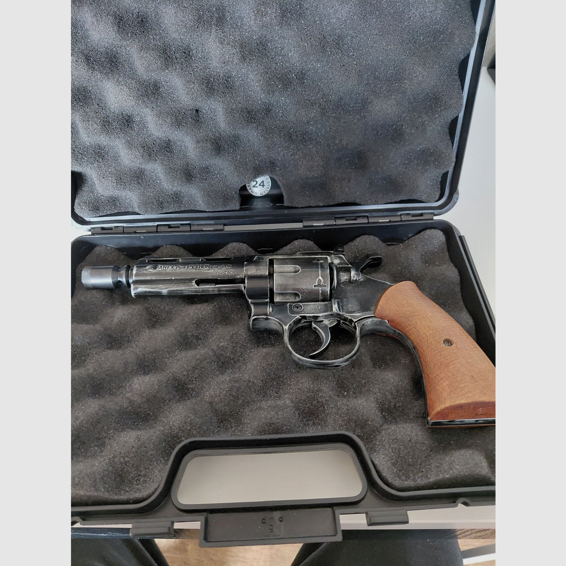 Umarex Revolver  python cal. 380 schreckschuss 