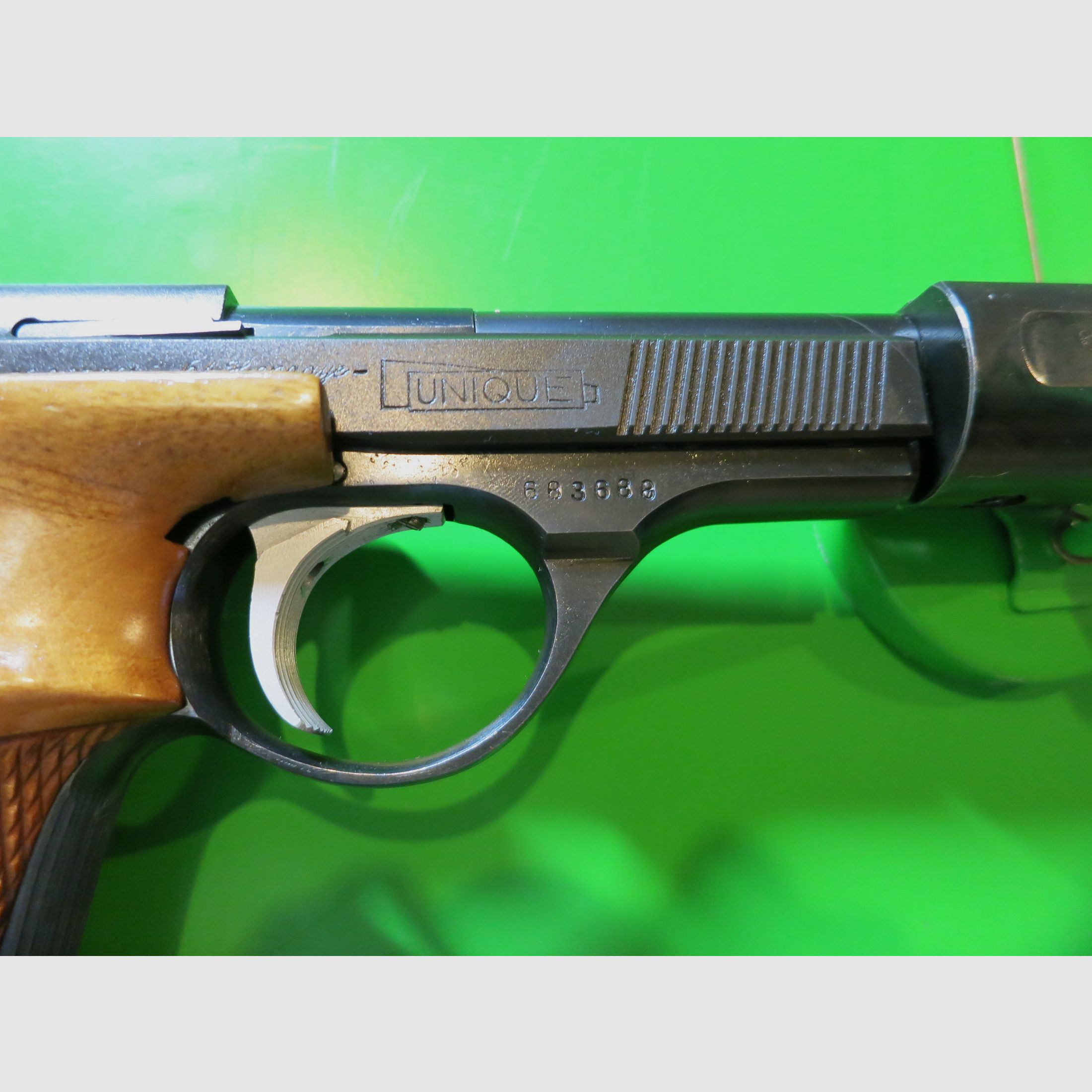 UNIQUE model "DES 69", top competition weapon, 22lr, adjustable sport grip #71-