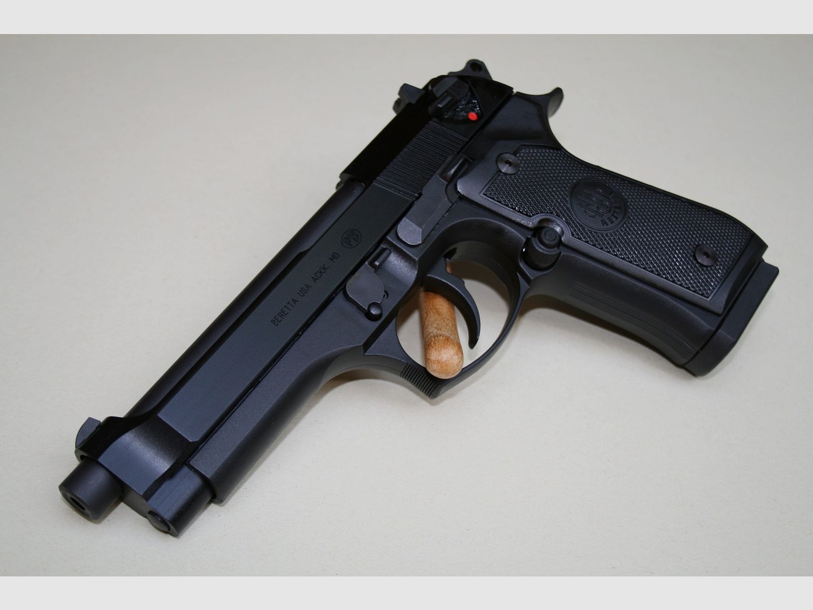 Pistole Beretta 92 FS Kaliber 22LR, Bild 2 von 5