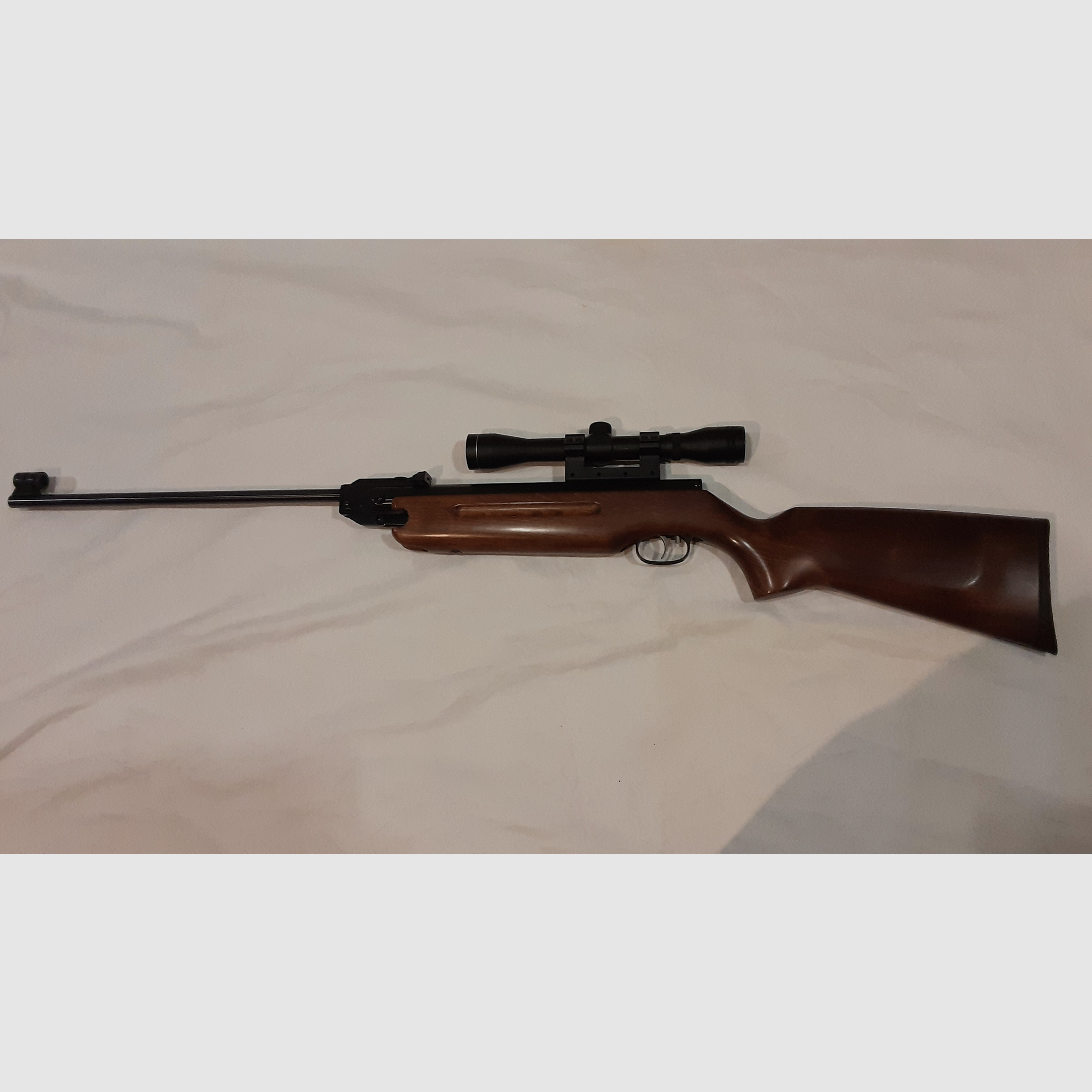 Rifle de aire Weihrauch HW35 de gran potencia y precisión para caza/deporte