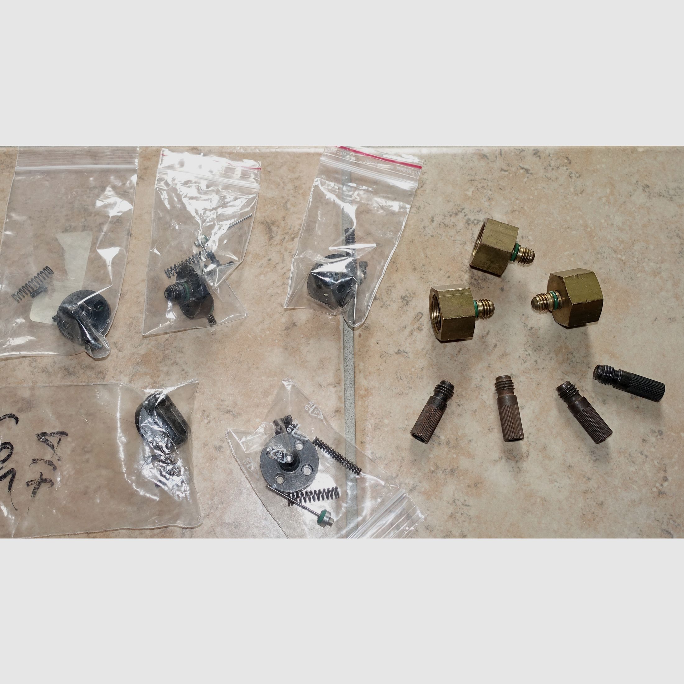 Steyr patronen 14 stuks + vuladapter, Steyr CO2 aansluiting, veer en ontluchtingsschroef