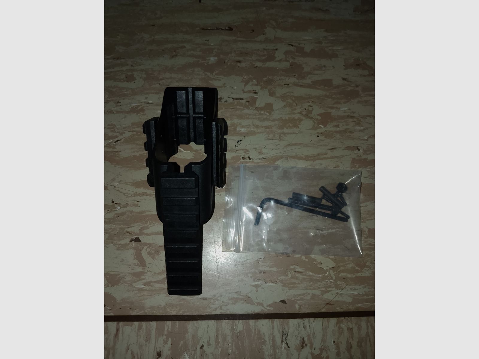 Supporto per pistola Pistol Scoup Montaggio Picatinny 20mm Weaver 7/8" Montaggio universale in polimero nero nuovo