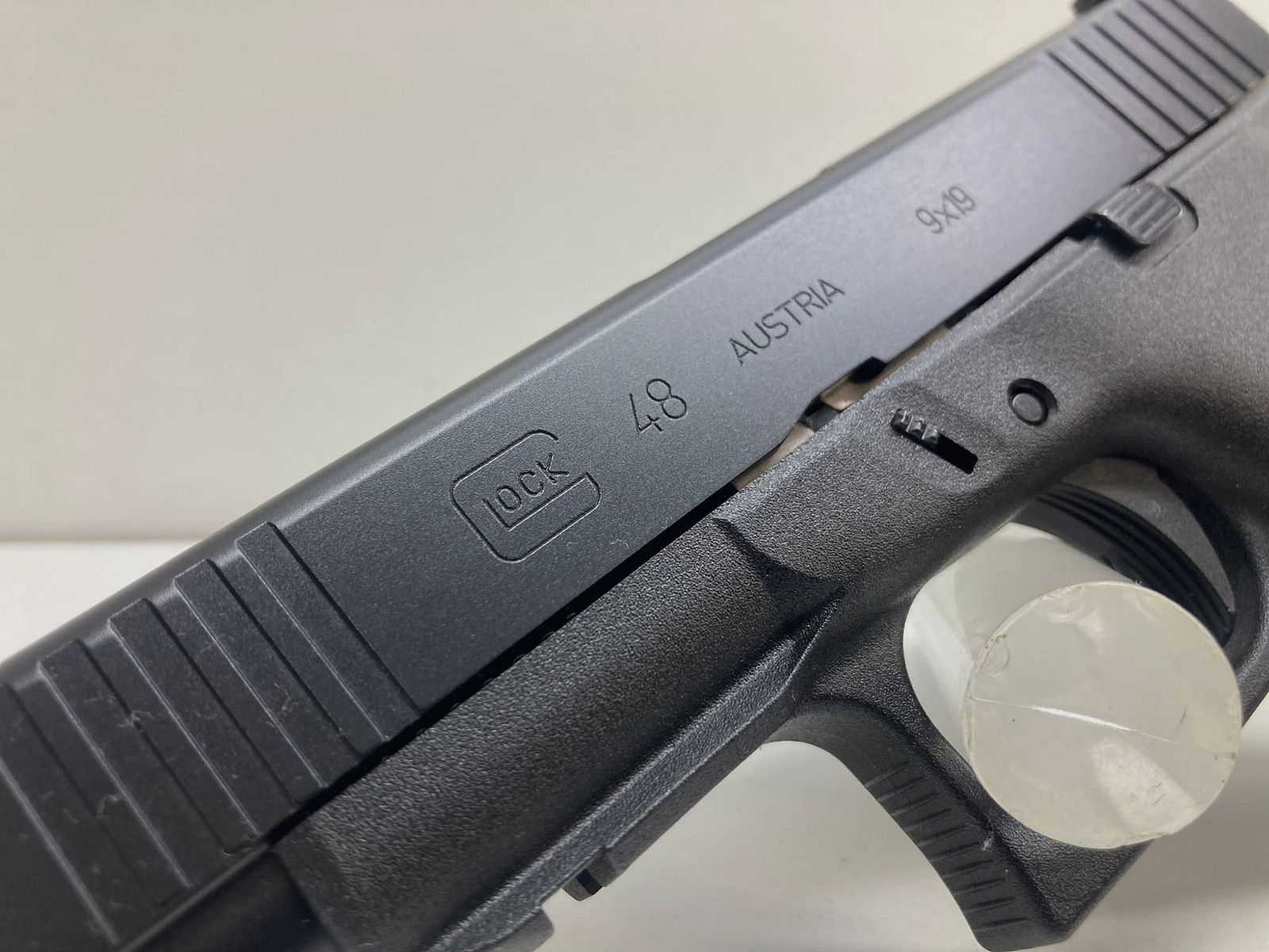 GLOCK 48