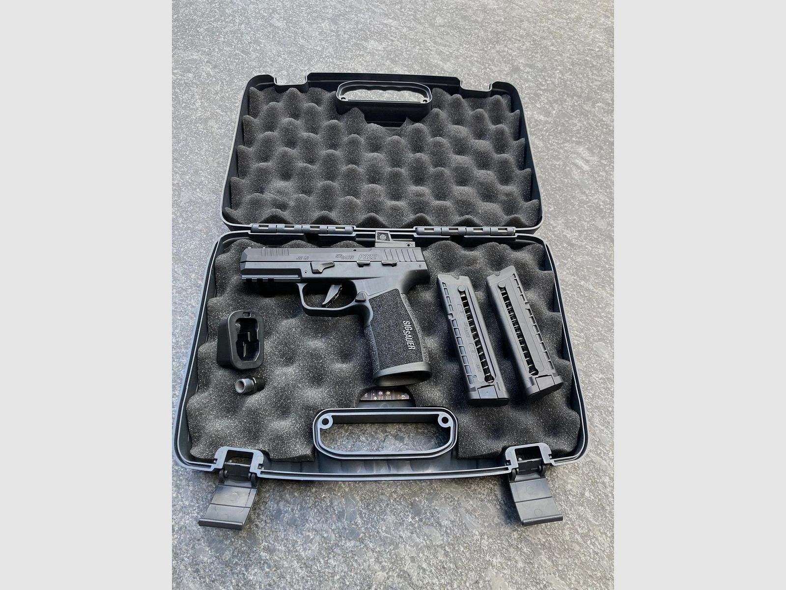 Sig Sauer 322 OR Kaliber .22lr + Romeo Zero Elite 1x30