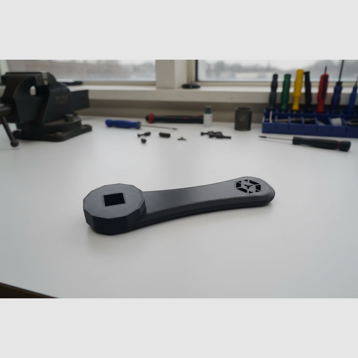 Strumento di smontaggio del silenziatore