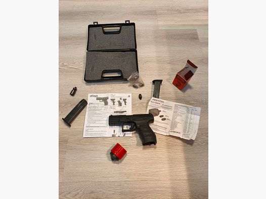 Walther PPQ M2 with accessories