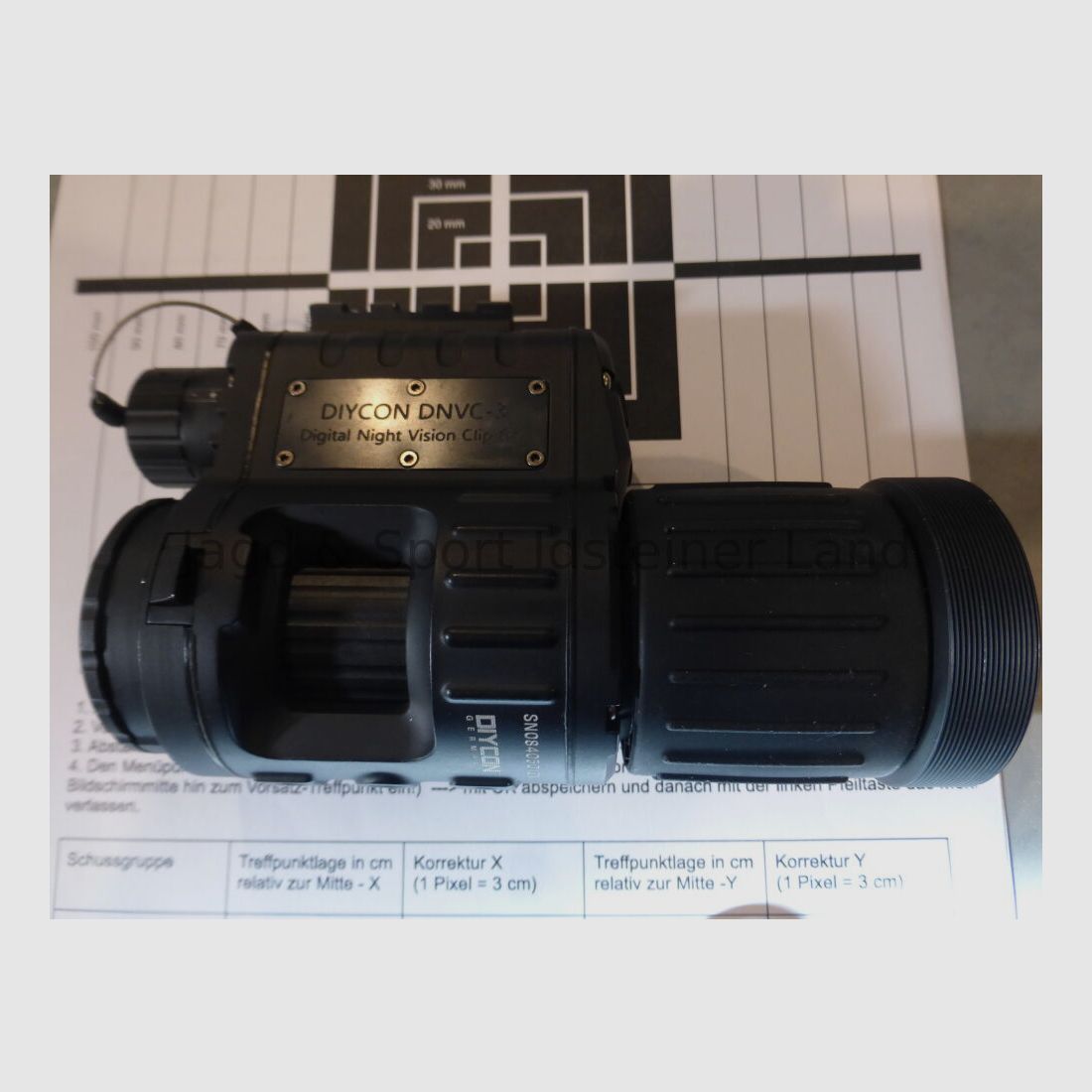 DIYCON Dual-Use-Nachtsichtgerät "Black Mamba" inkl. IR-LED Aufheller "Predator 2"