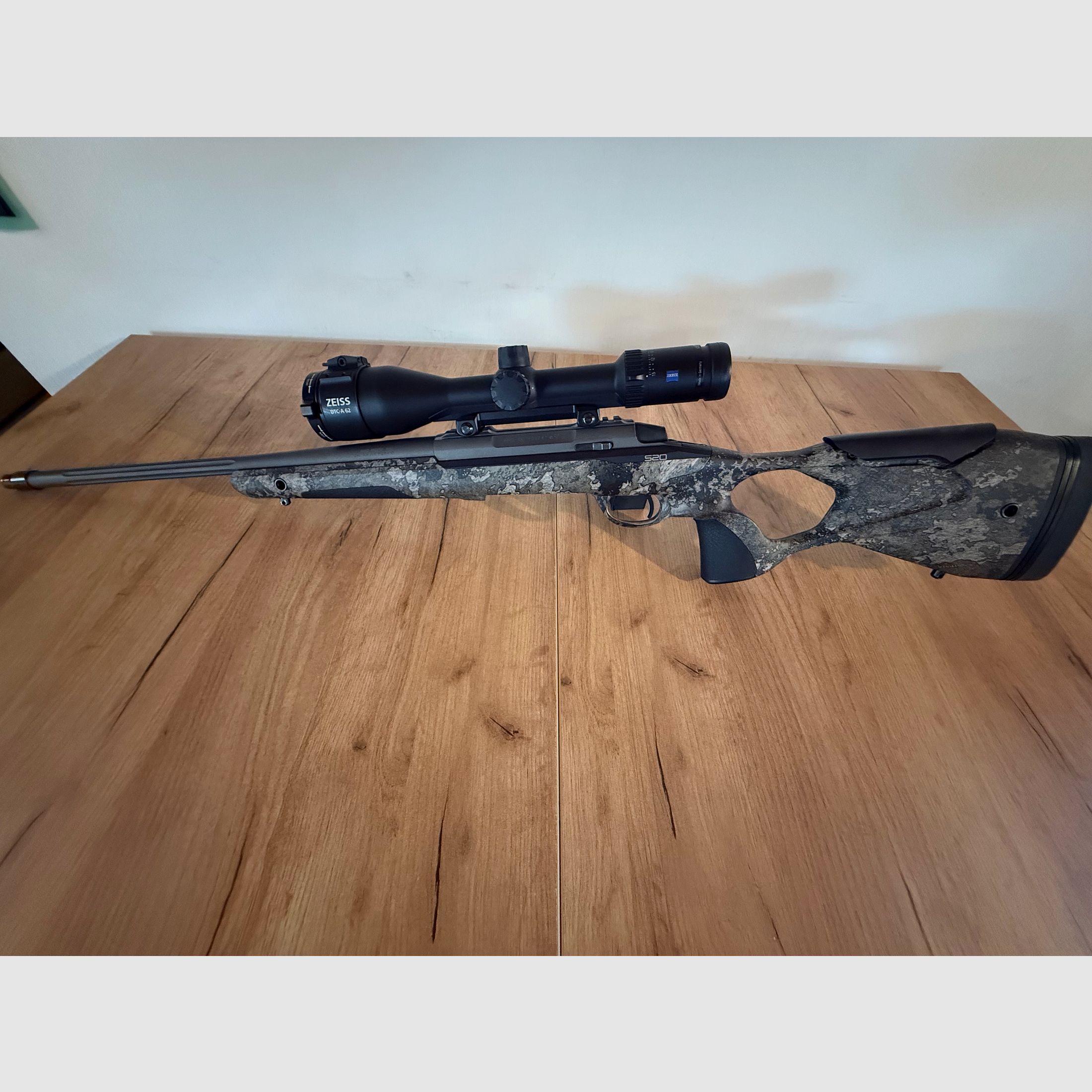 SAKO S 20 Hunter Cerakote True Timber Strata corto