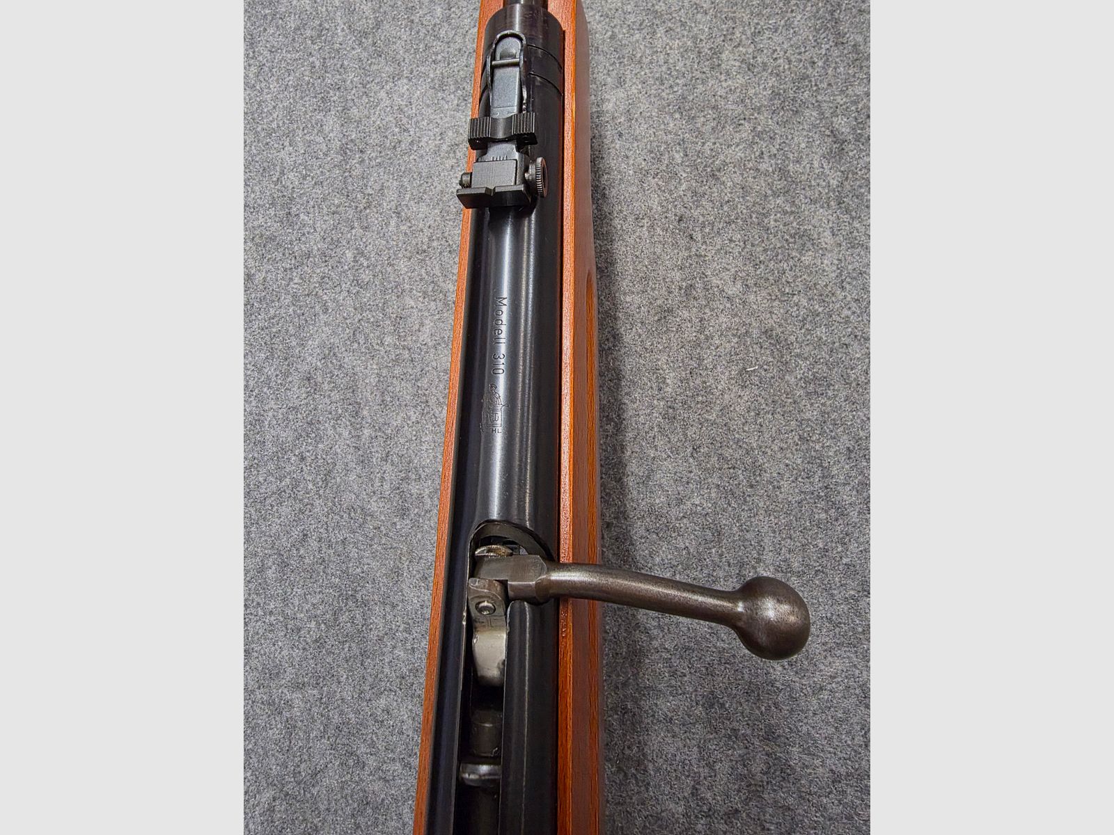 Carabina Haenel Mod. 310-4 con culata deportiva en estado de colección no restaurada, cargador 310