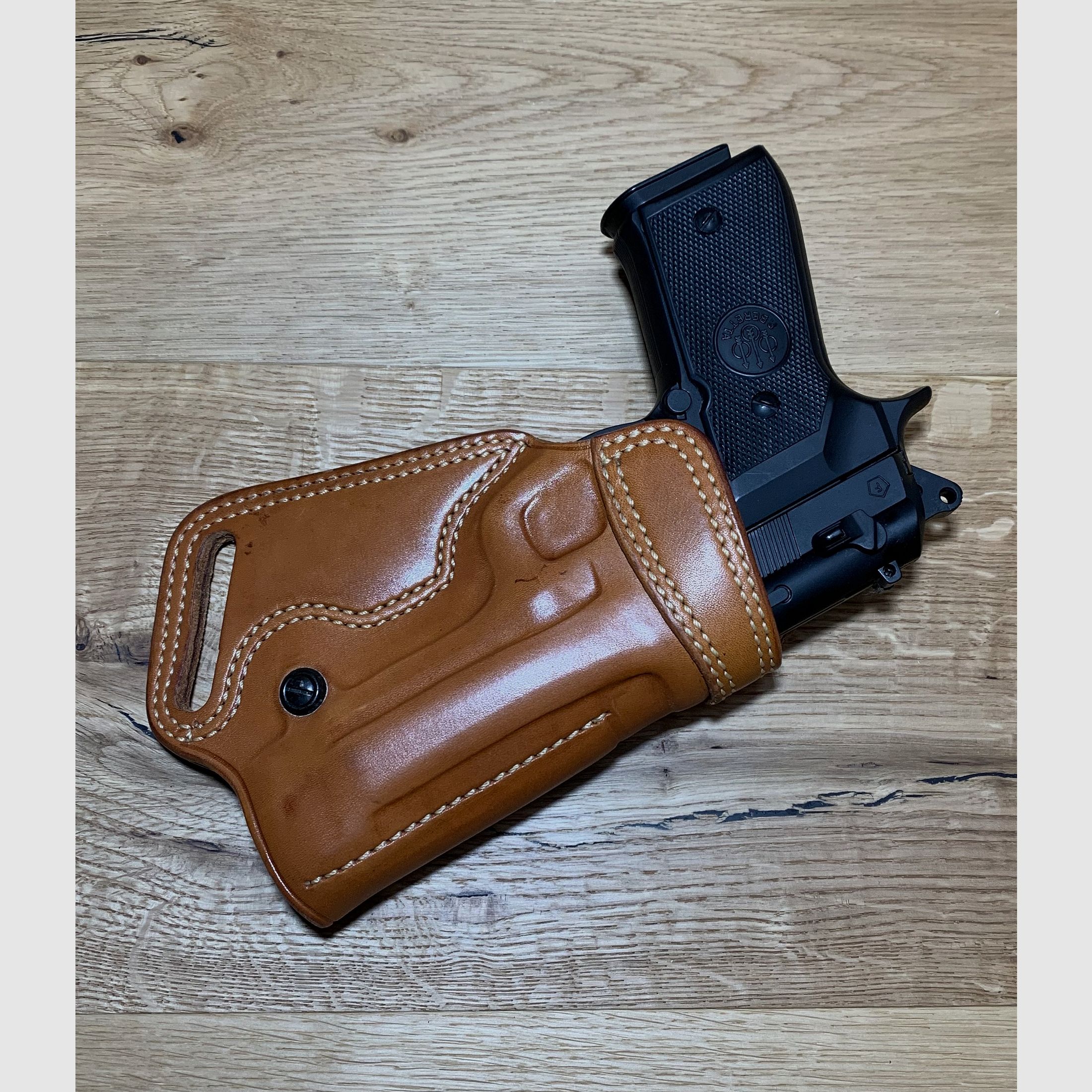 Galco S.O.B. leren holster geschikt voor de Beretta Mod. 92 /92F, ZONDER pistool