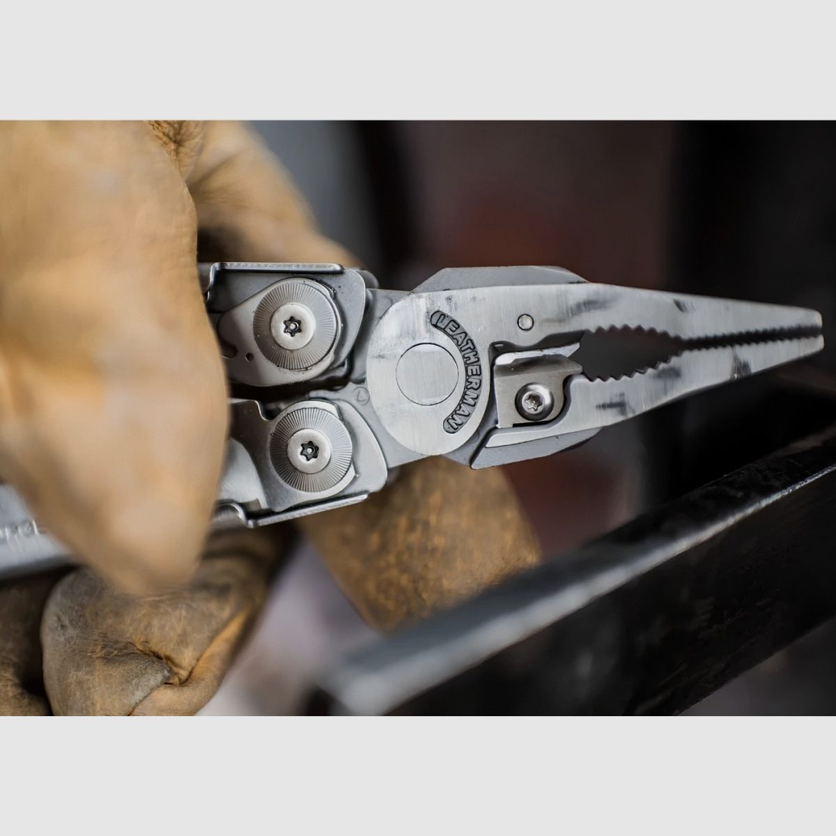 Leatherman – outil multifonction SURGE – acier inoxydable – 830165, image 5 sur 8