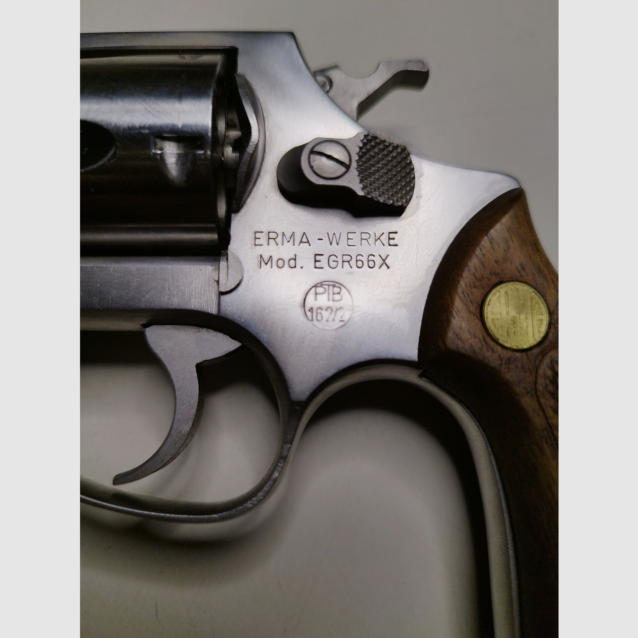 Beautiful ERMA EGR 66X - SRS pistol 9mm blank/gas with holster - rare collector's item PTB