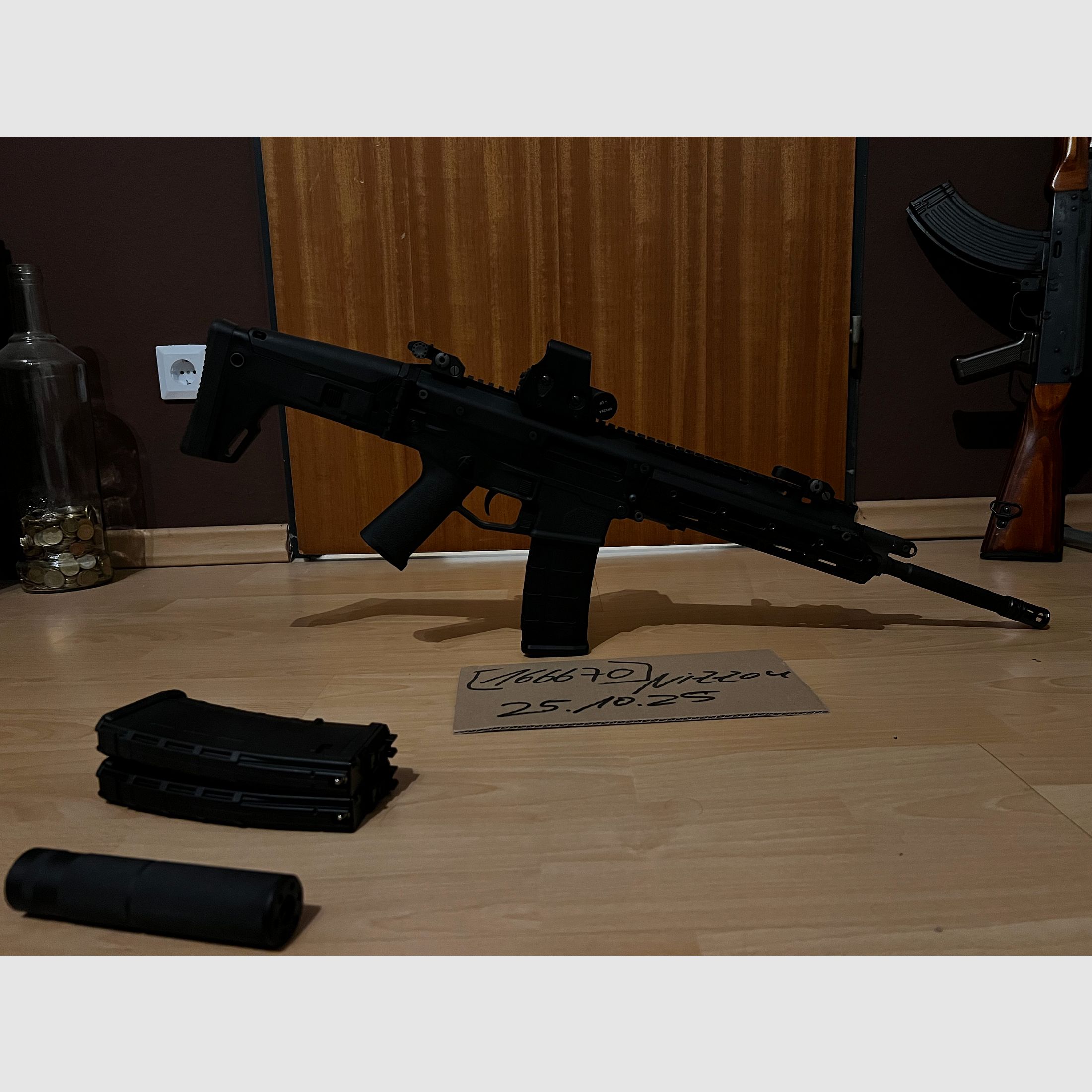 WE MSK GBB mit 3 Mags, Holo und Schalldämpfer