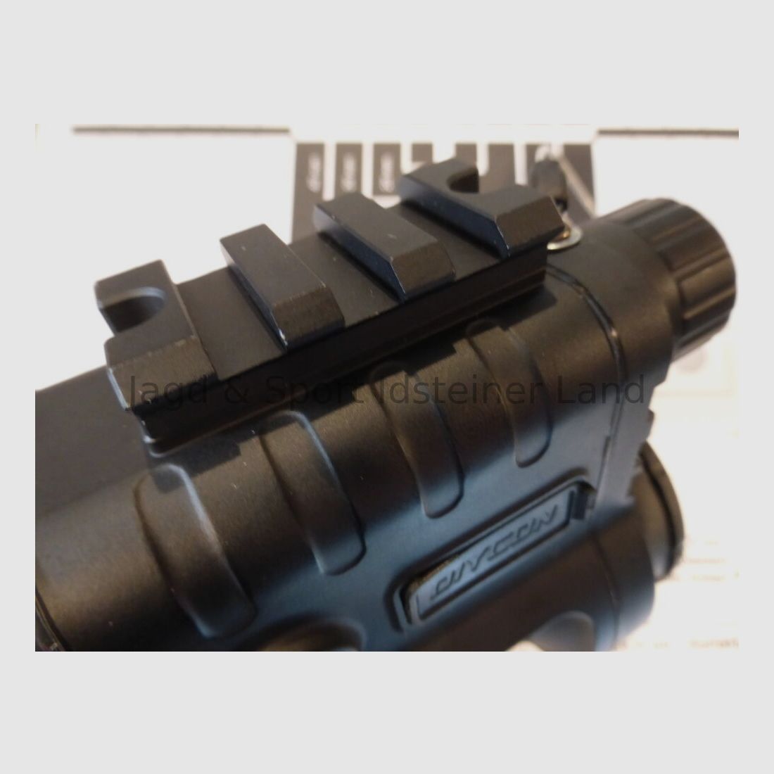 DIYCON Dual-Use-Nachtsichtgerät "Black Mamba" inkl. IR-LED Aufheller "Predator 2"